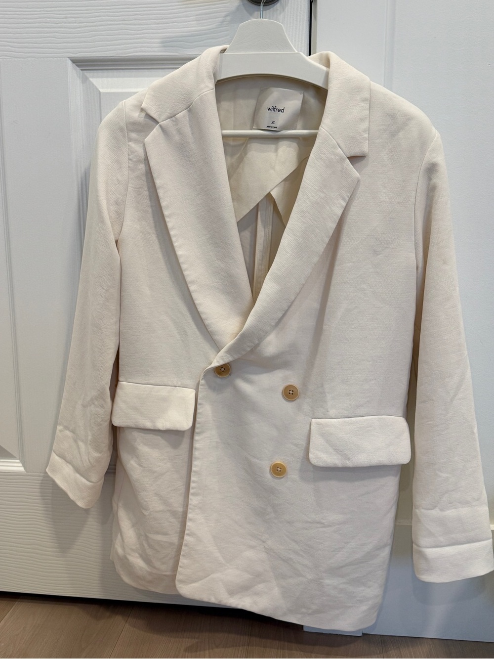 Wilfred Off-White Double-Breasted Blazer
